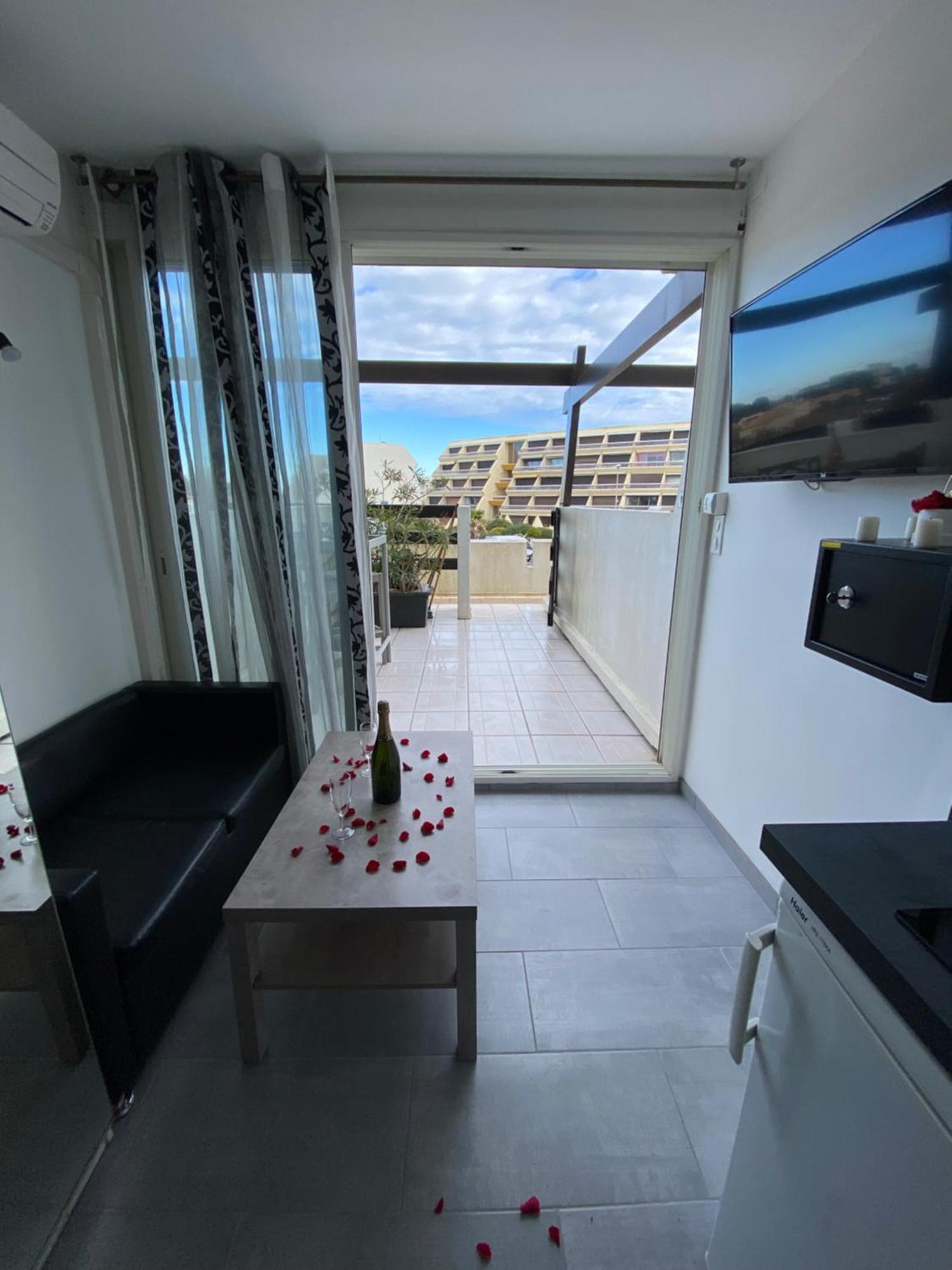 Studios Port Nature Village Naturiste แอกด์ ภายนอก รูปภาพ